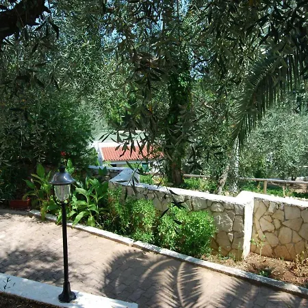 Althea לינה וארוחת בוקר *